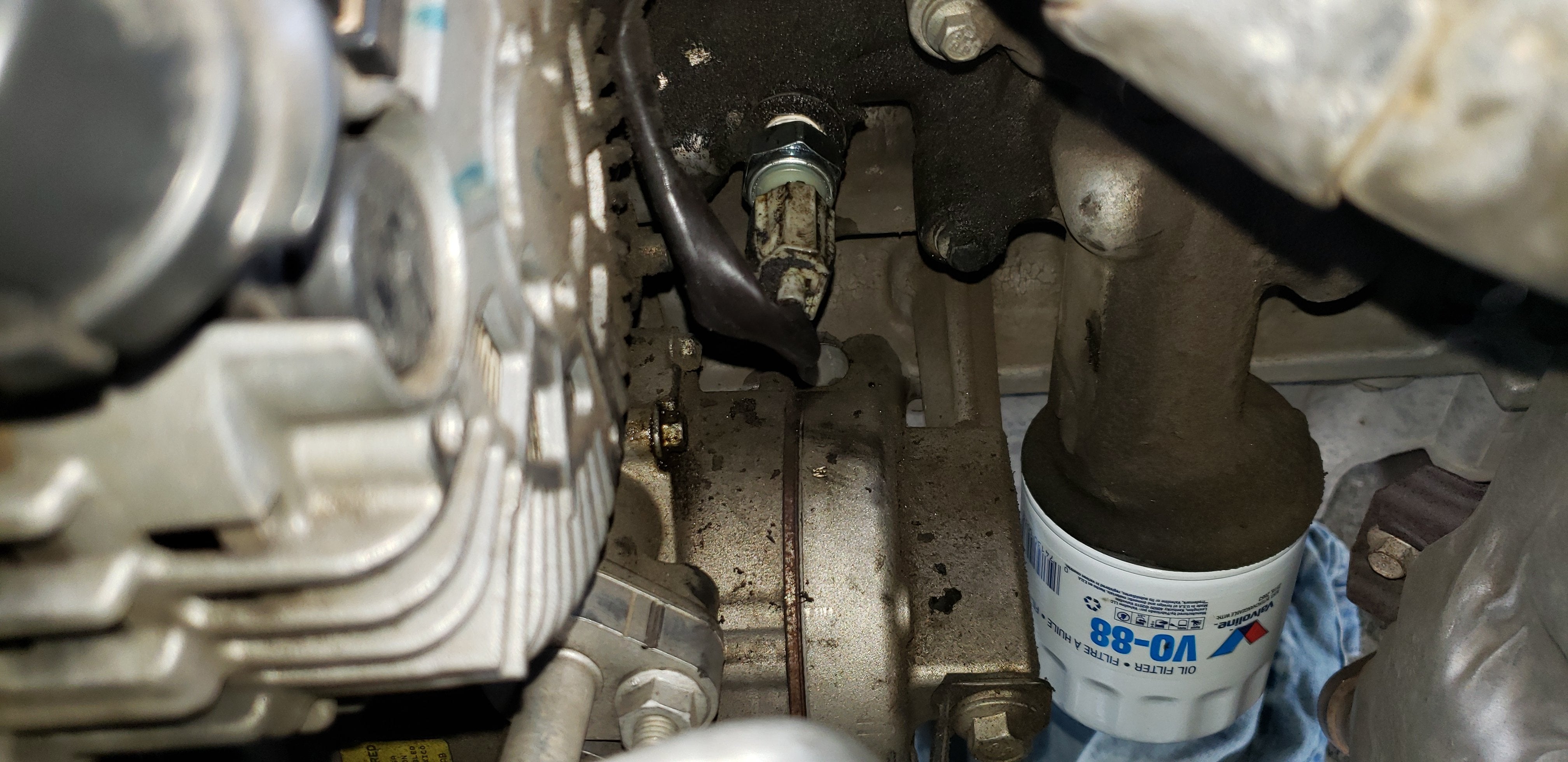 Датчик давления масла Volvo 626. Датчик масла Dorin. Где находится датчик давления масла на Tucson 3 2017. Oil Pressure Fault Пежо 308 масляный фильтр.
